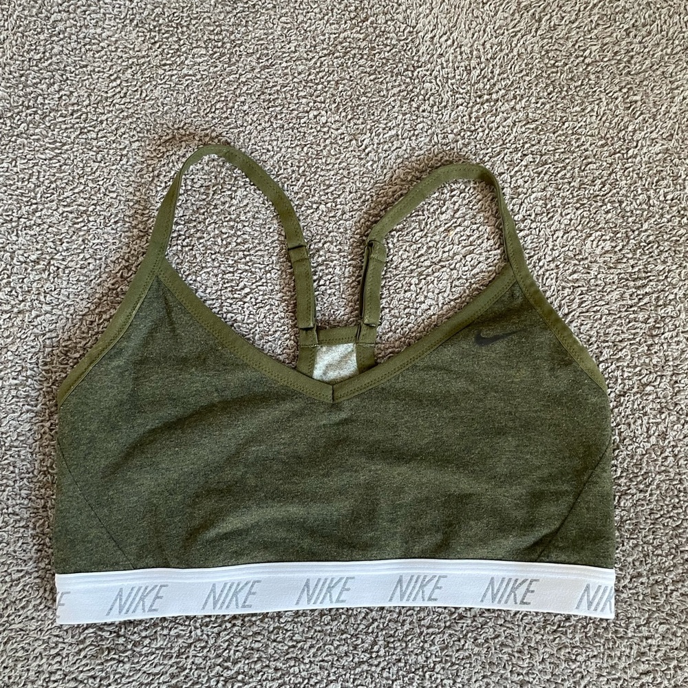 green nike sports bra